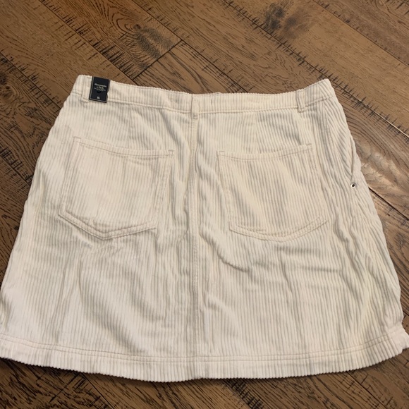 Abercrombie and Fitch corduroy skirt - Picture 2 of 4
